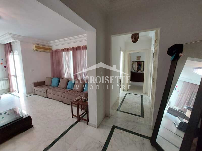 Appartement S+4 à La Soukra